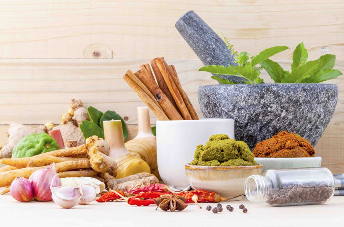 Thai curry pastes, herbs and spices